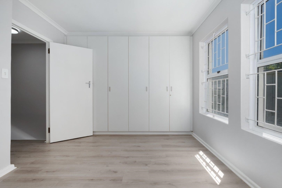 2 Bedroom Property for Sale in Sea Point Western Cape